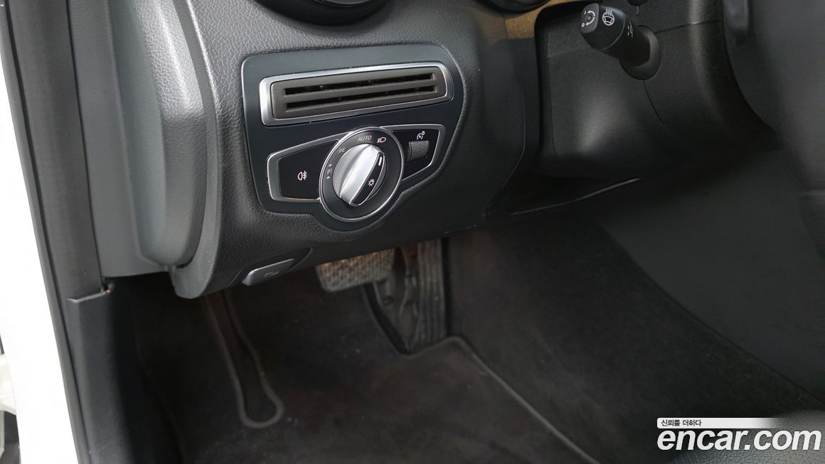 Mercedes-Benz C-Class 2020