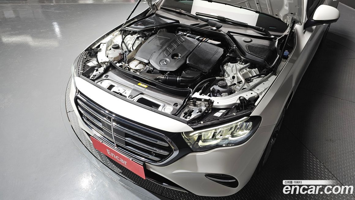 Mercedes-Benz E-Class 2024