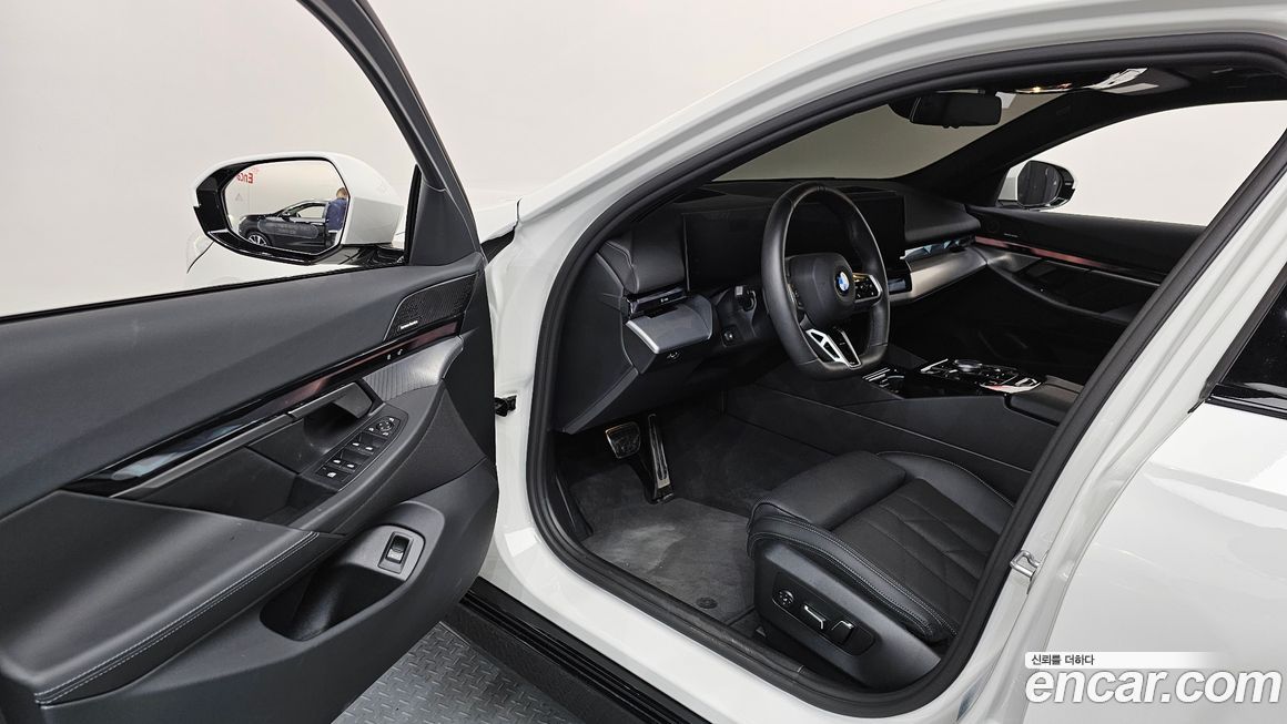BMW 5-Series 2025