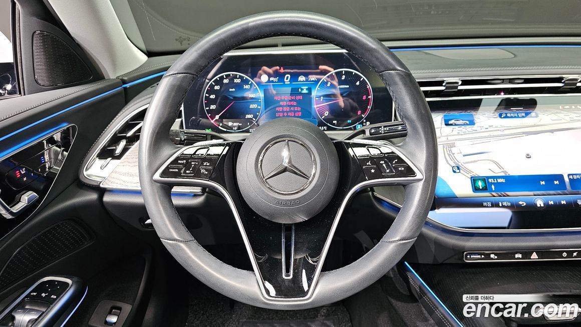 Mercedes-Benz E-Class 2024