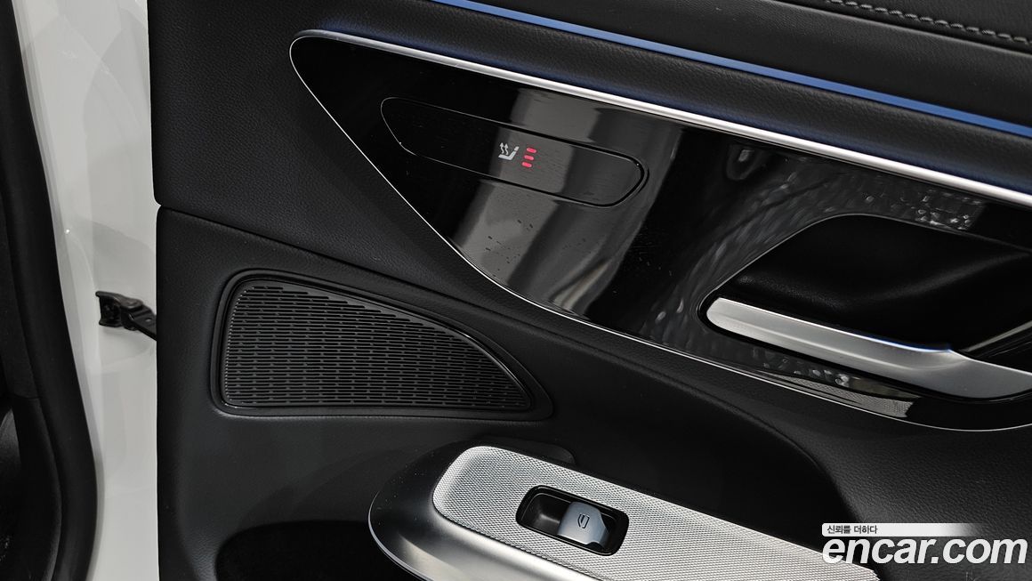 Mercedes-Benz E-Class 2024