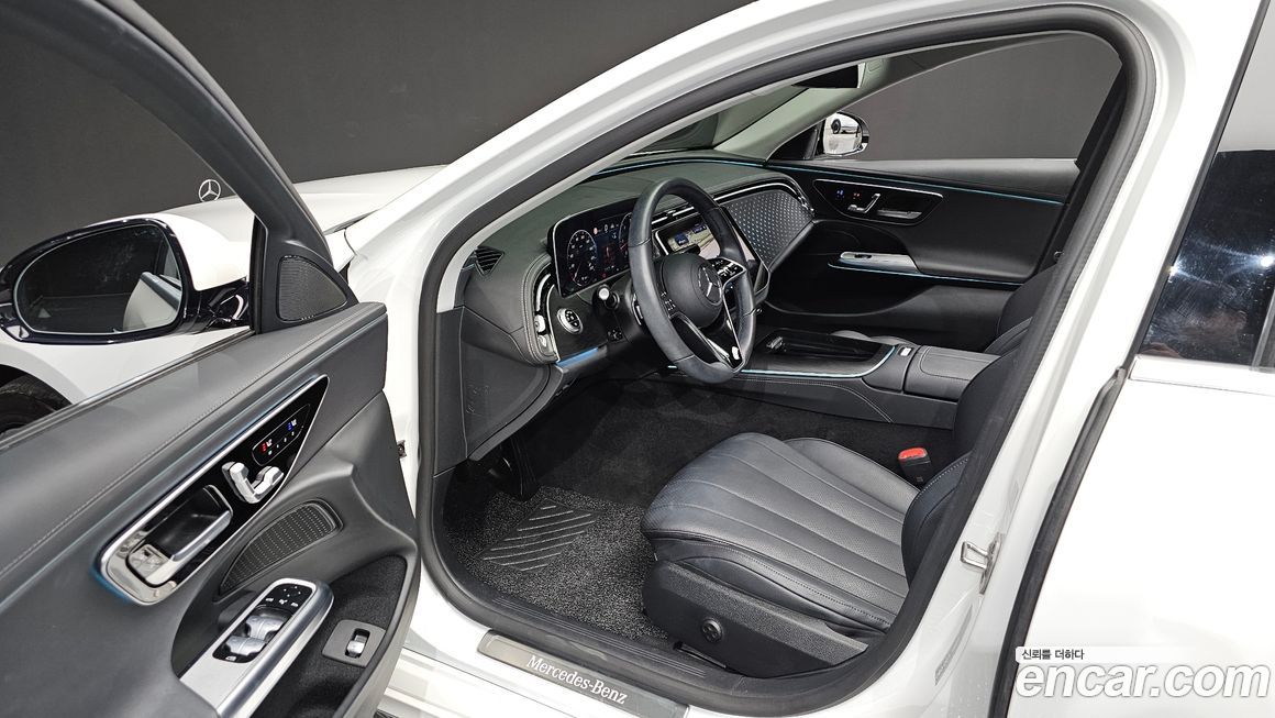 Mercedes-Benz E-Class 2024