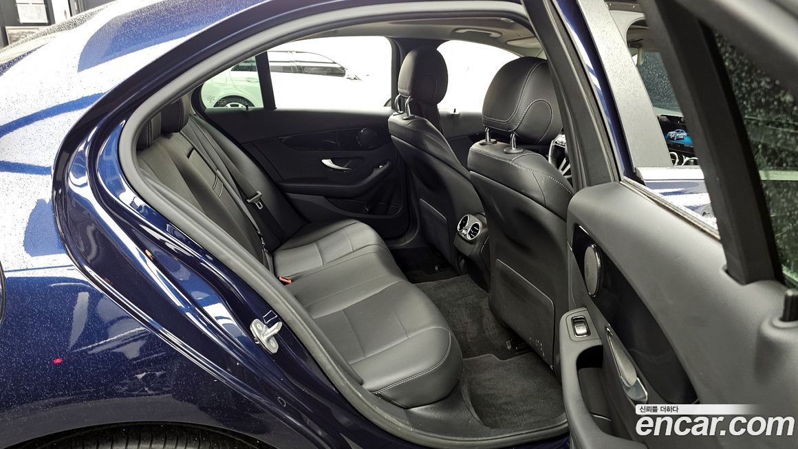 Mercedes-Benz C-Class 2020