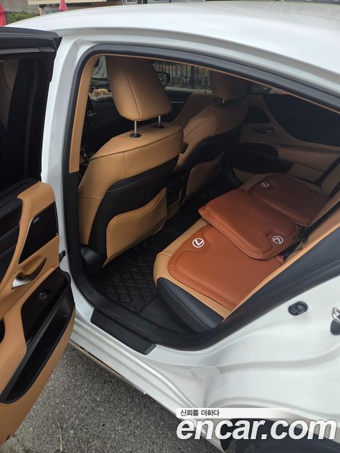 Lexus ES 2026