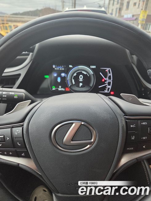 Lexus ES 2026