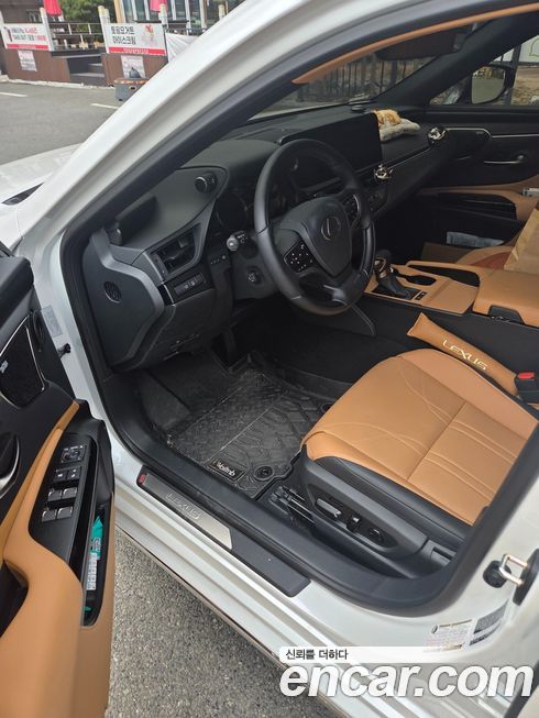 Lexus ES 2026