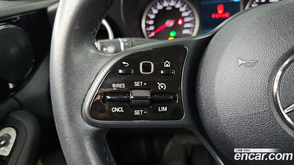 Mercedes-Benz C-Class 2020