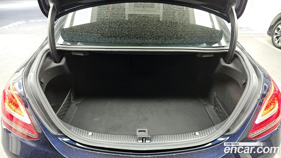 Mercedes-Benz C-Class 2020