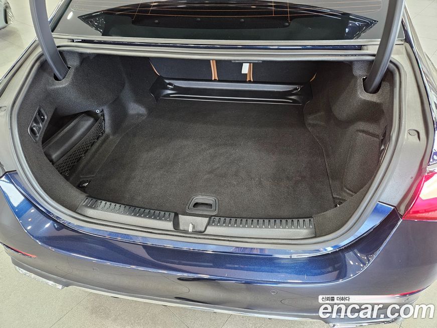 Mercedes-Benz E-Class 2024