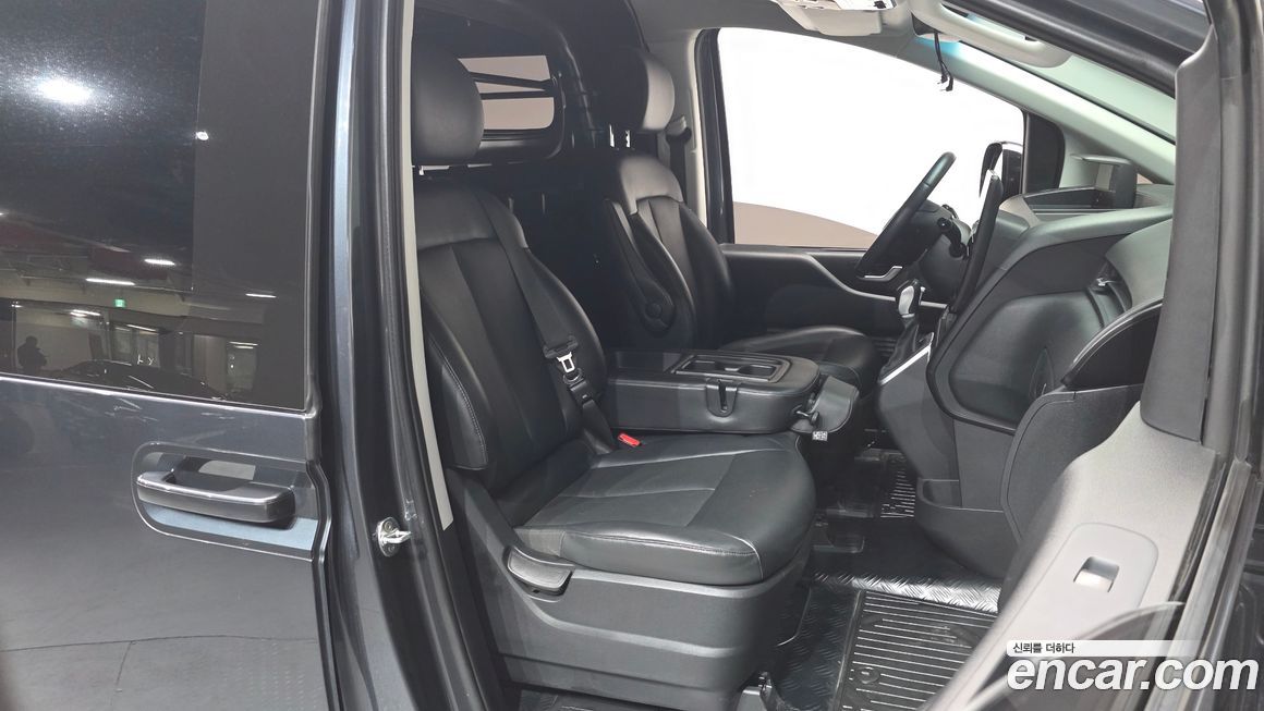 Hyundai Staria 2023