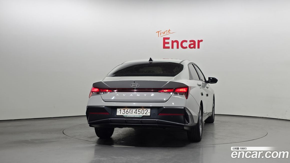 Hyundai AVANTE 2024