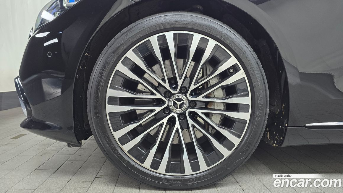 Mercedes-Benz S-Class 2021