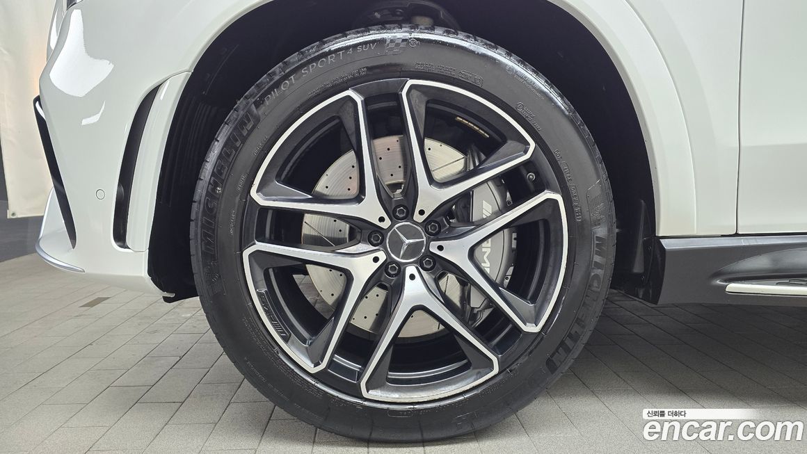 Mercedes-Benz GLE-Class 2021