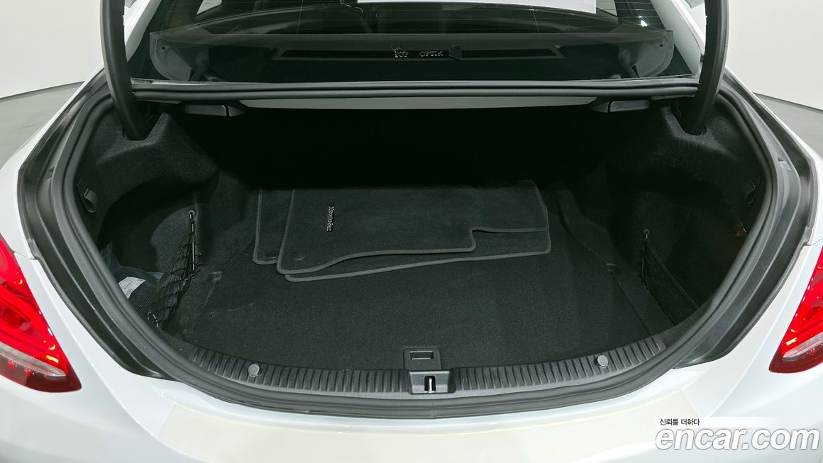 Mercedes-Benz C-Class 2018