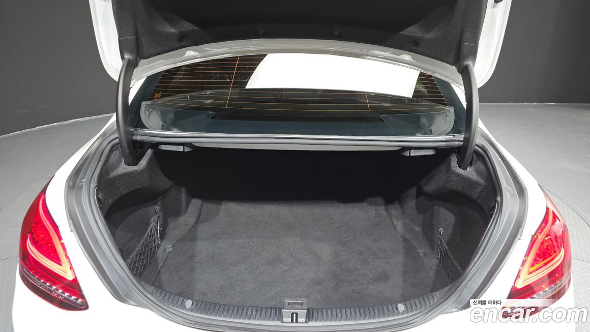 Mercedes-Benz C-Class 2019