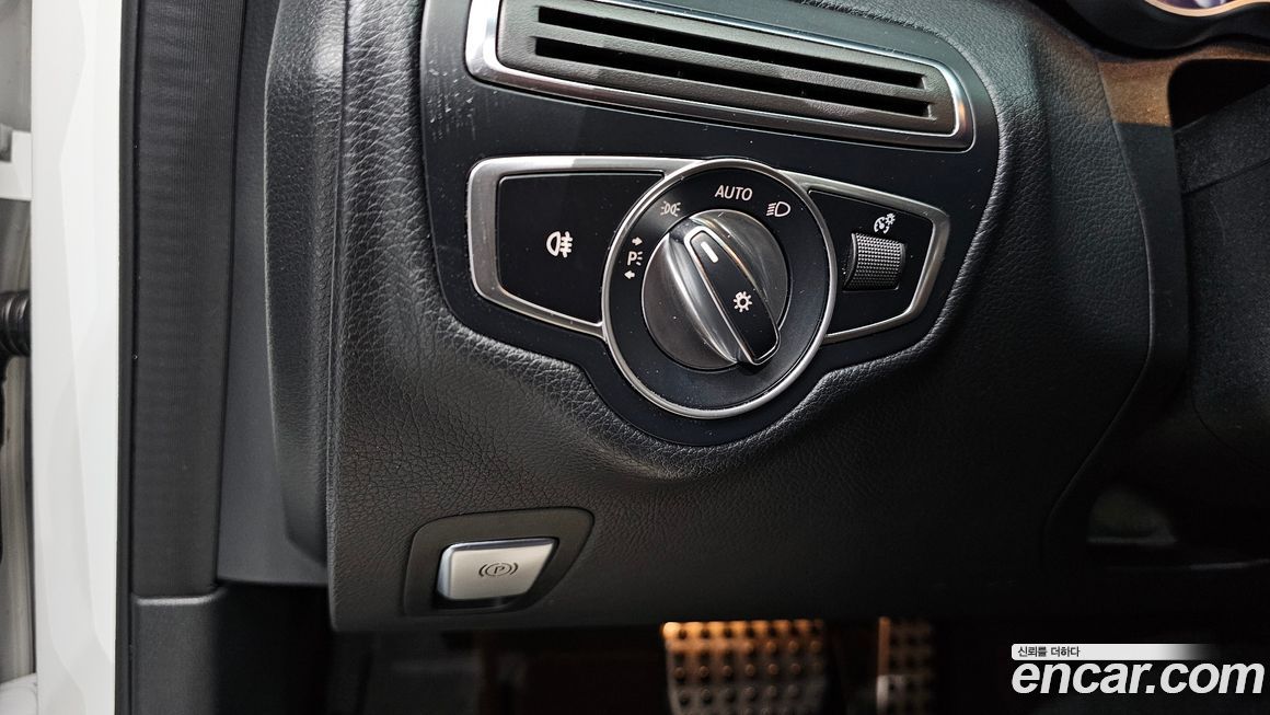 Mercedes-Benz C-Class 2019