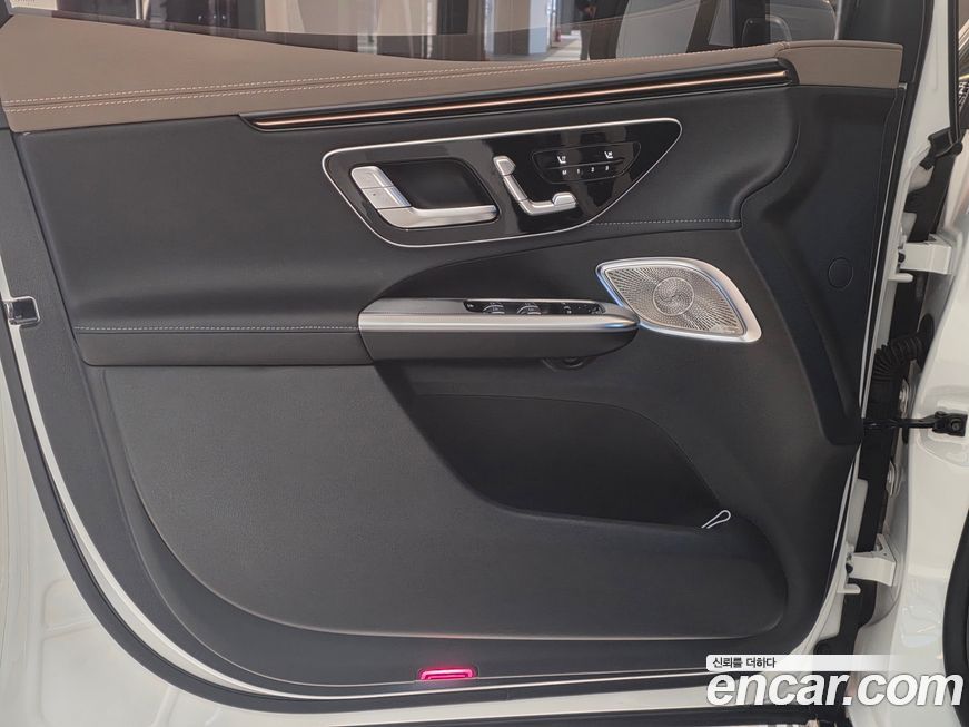 Mercedes-Benz EQE 2024