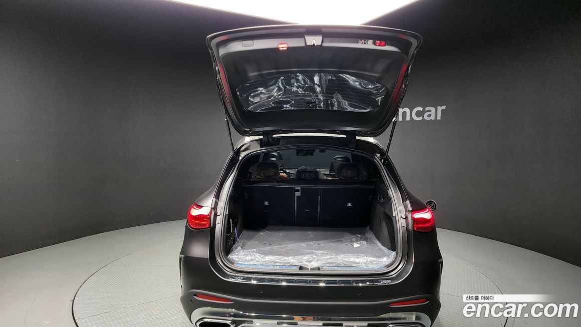 Mercedes-Benz GLC-Class 2025