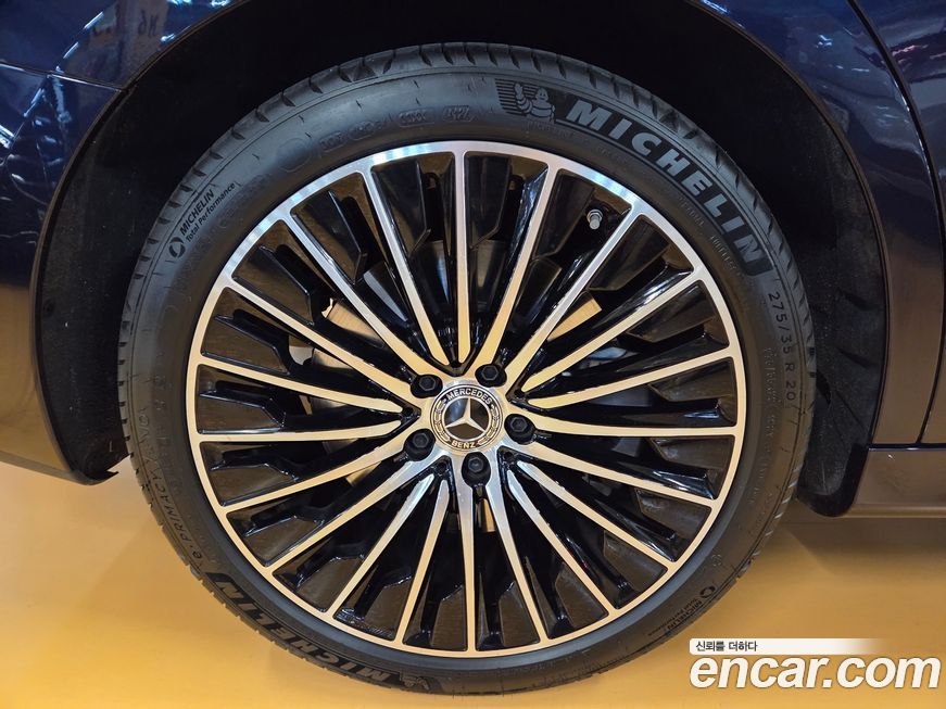 Mercedes-Benz E-Class 2025