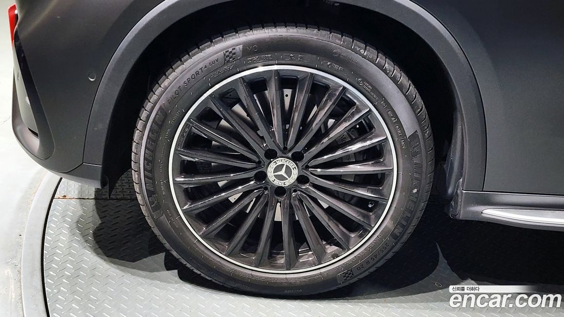 Mercedes-Benz GLC-Class 2025