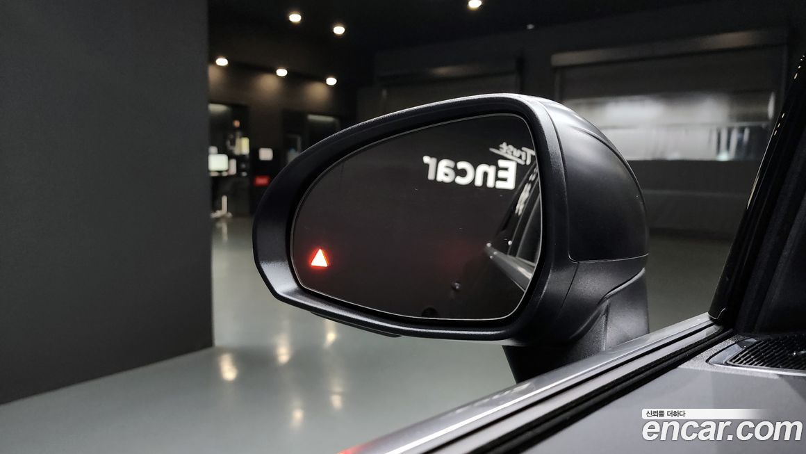 Mercedes-Benz GLC-Class 2025