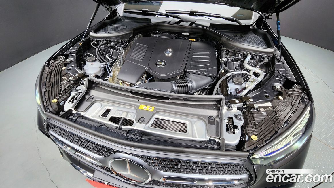 Mercedes-Benz GLC-Class 2025