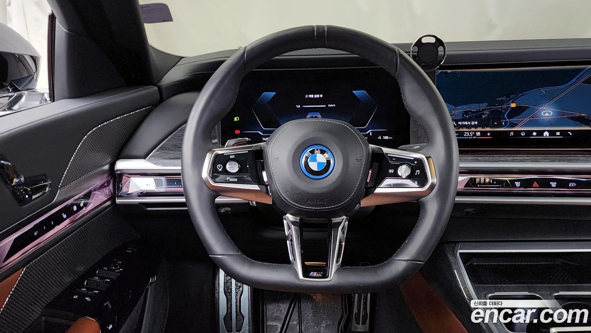 BMW i7 2024