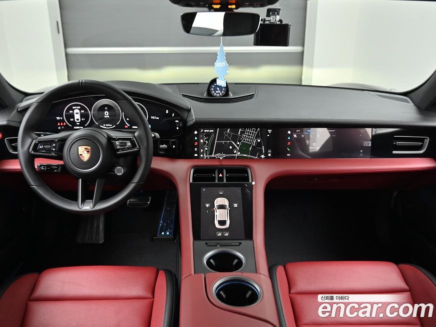Porsche Taycan 2025