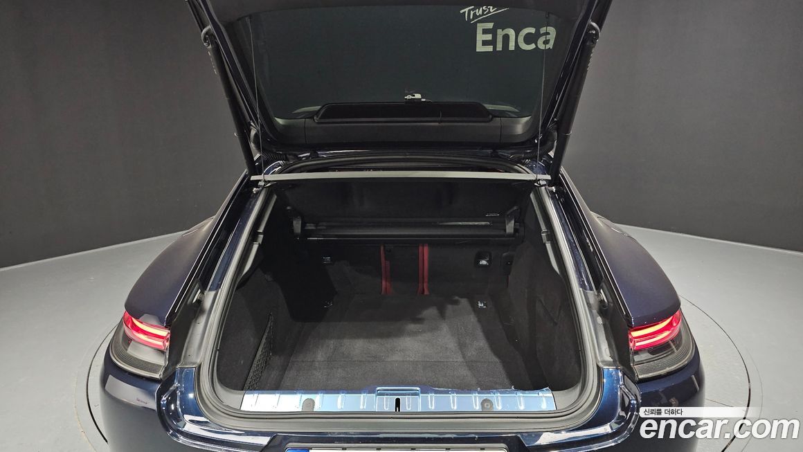 Porsche Panamera 2023