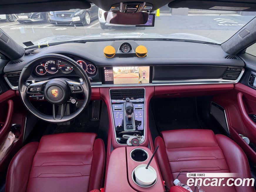 Porsche Panamera 2021