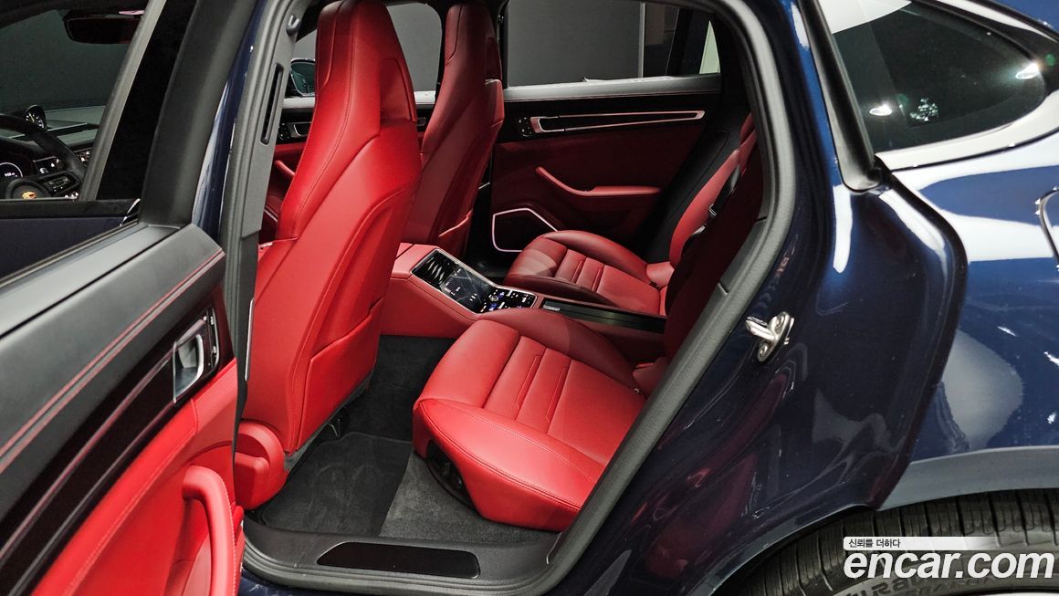 Porsche Panamera 2023