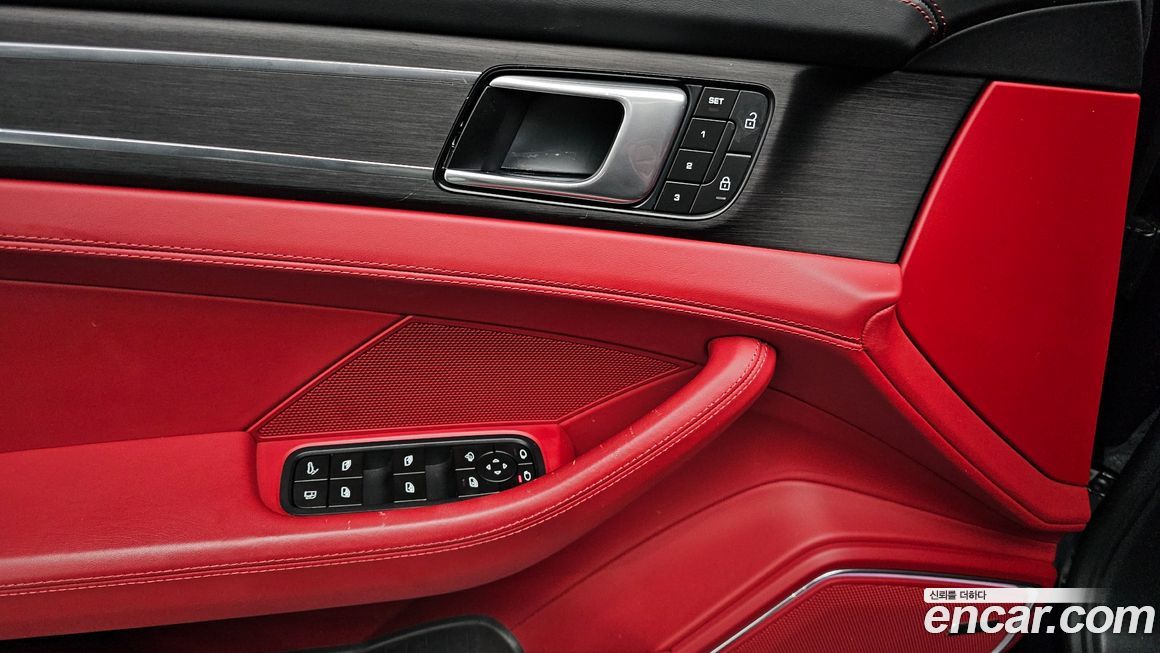 Porsche Panamera 2023