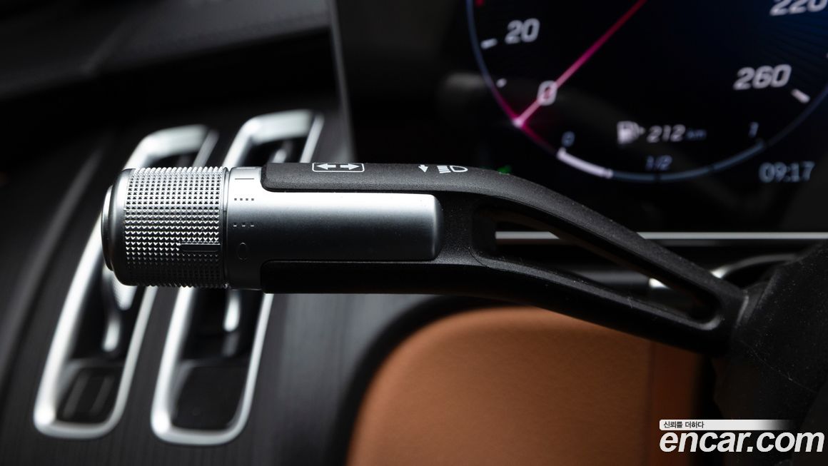 Mercedes-Benz S-Class 2025