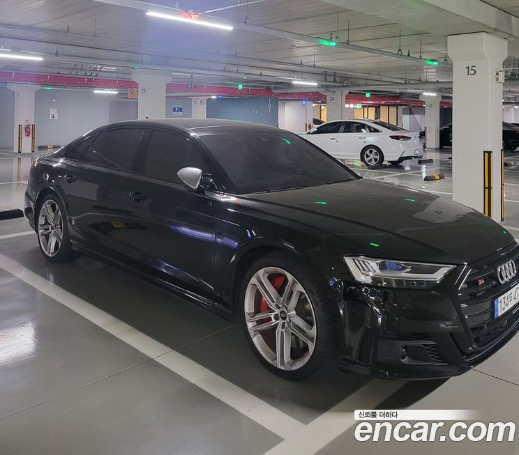 Audi S8 2021