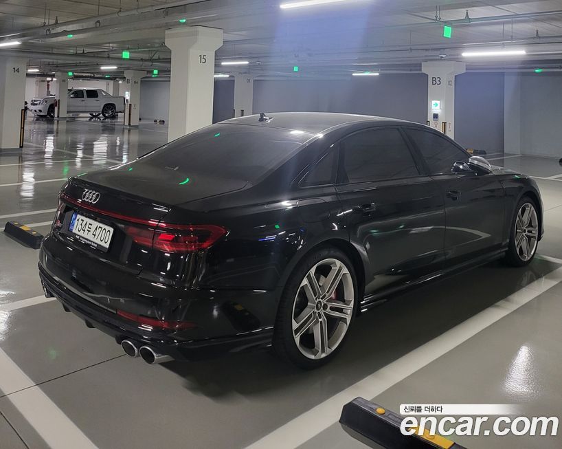 Audi S8 2021