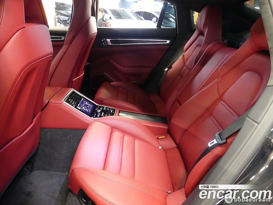 Porsche Panamera 2023