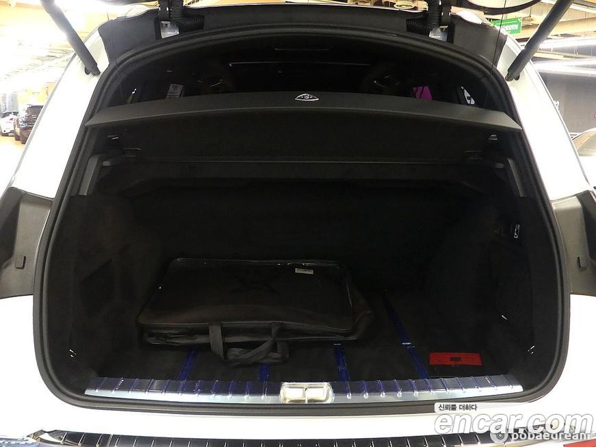 Mercedes-Benz GLS-Class 2023