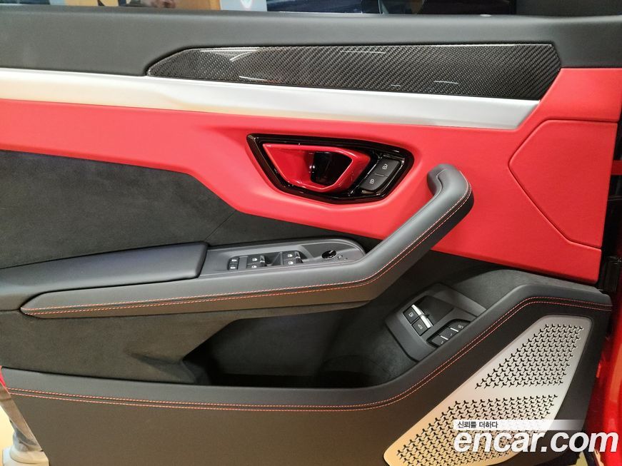 Lamborghini Urus 2025