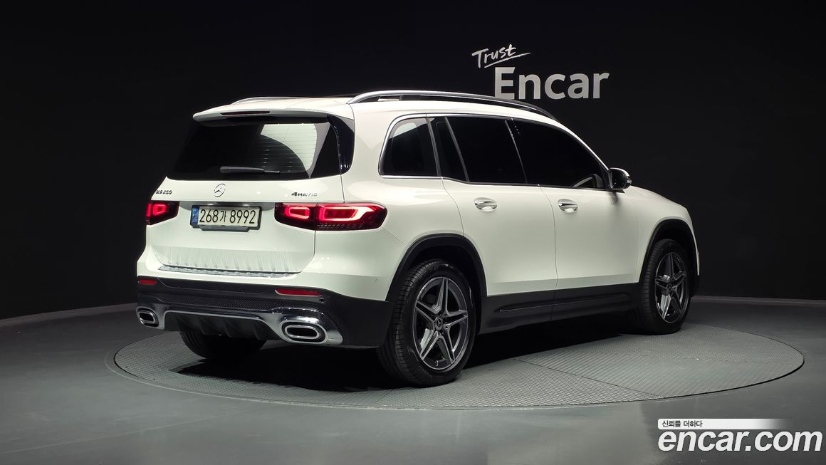 Mercedes-Benz GLB-Class 2021