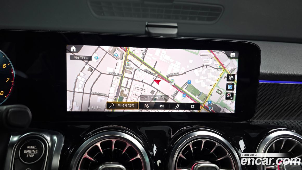 Mercedes-Benz GLB-Class 2021