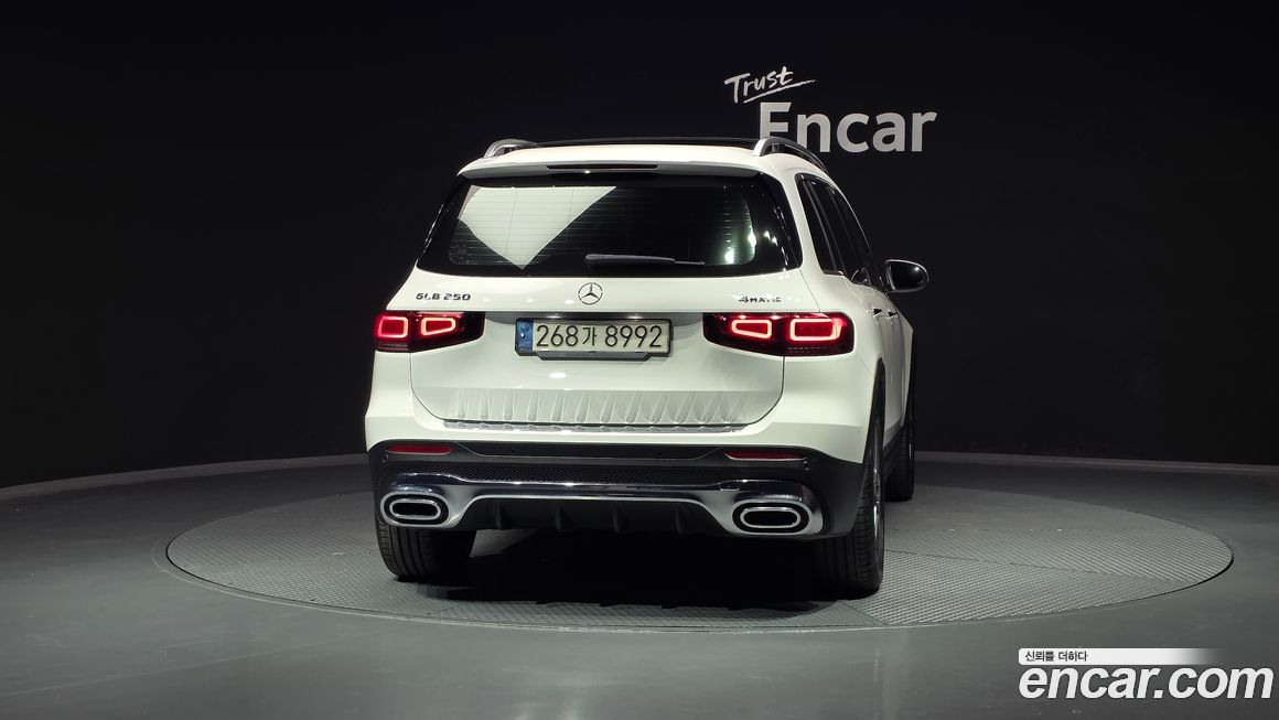 Mercedes-Benz GLB-Class 2021