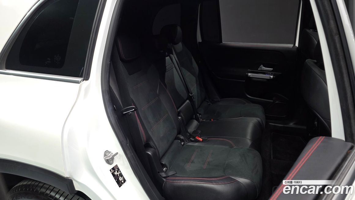 Mercedes-Benz GLB-Class 2021