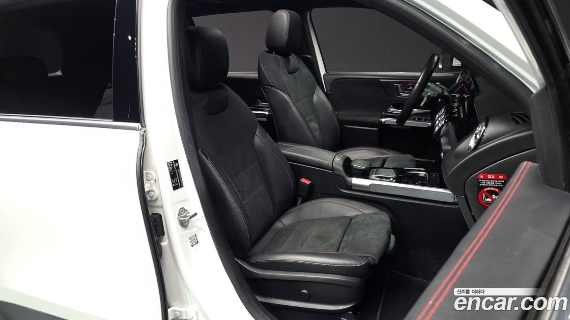 Mercedes-Benz GLB-Class 2021