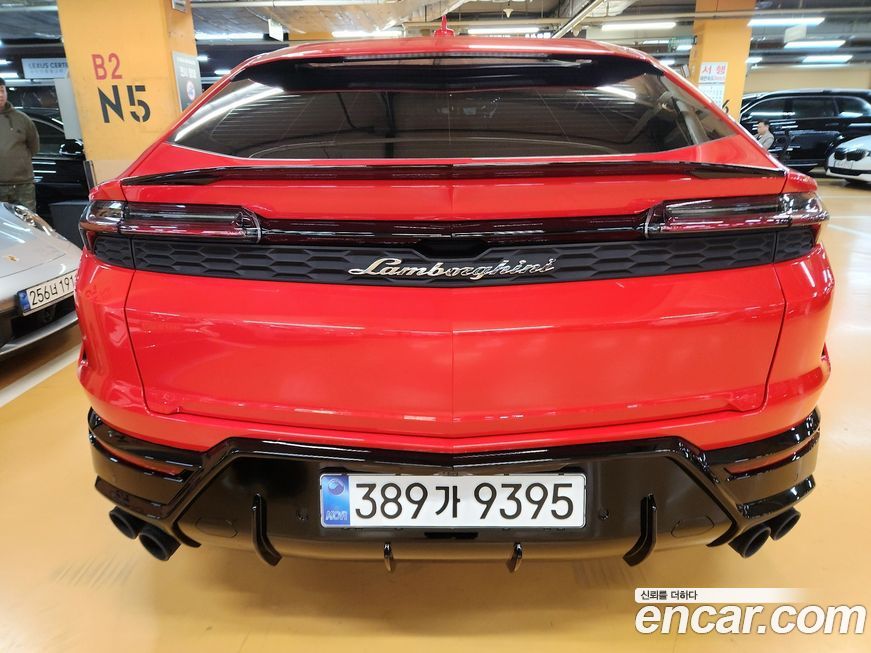 Lamborghini Urus 2025
