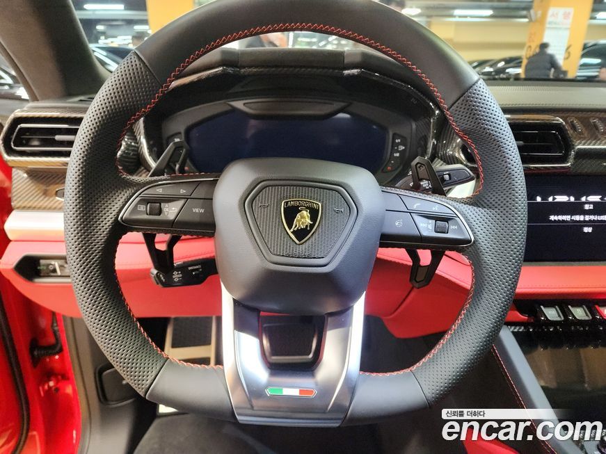 Lamborghini Urus 2025