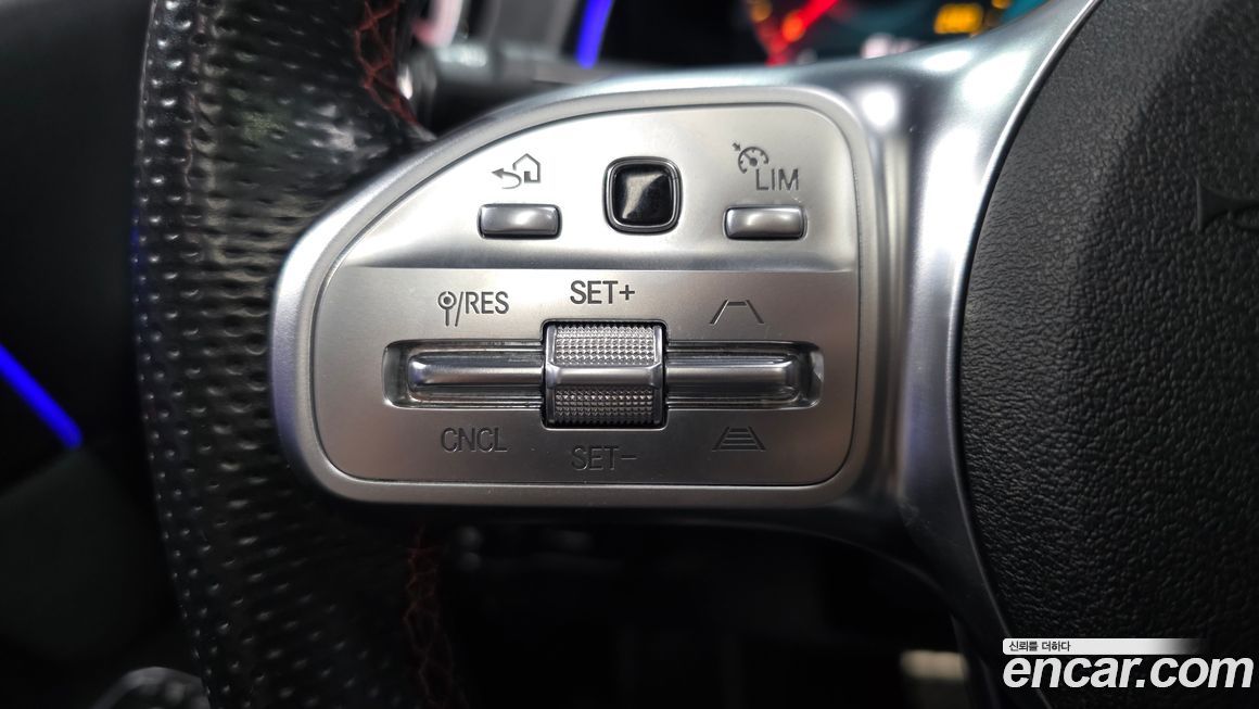 Mercedes-Benz GLB-Class 2021