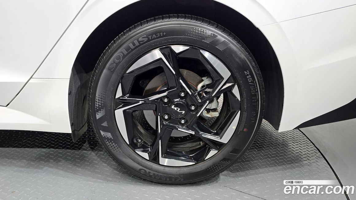 Kia K5 2025