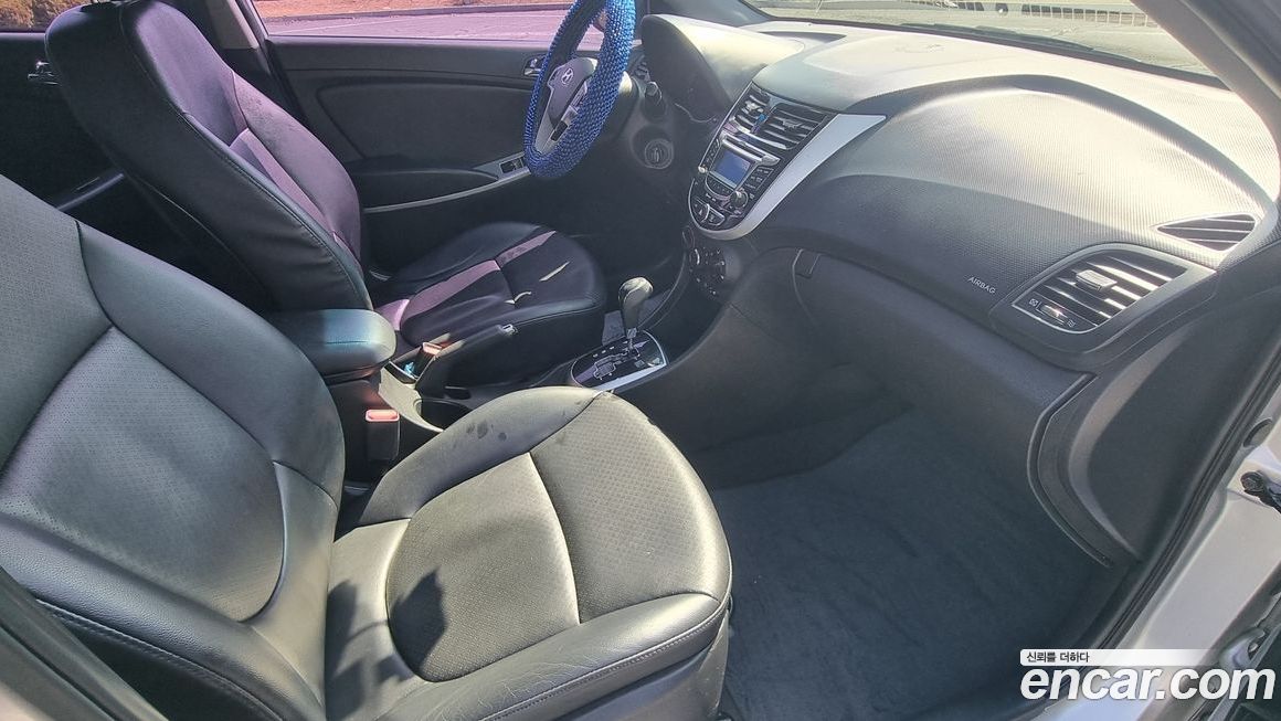 Hyundai Accent 2012