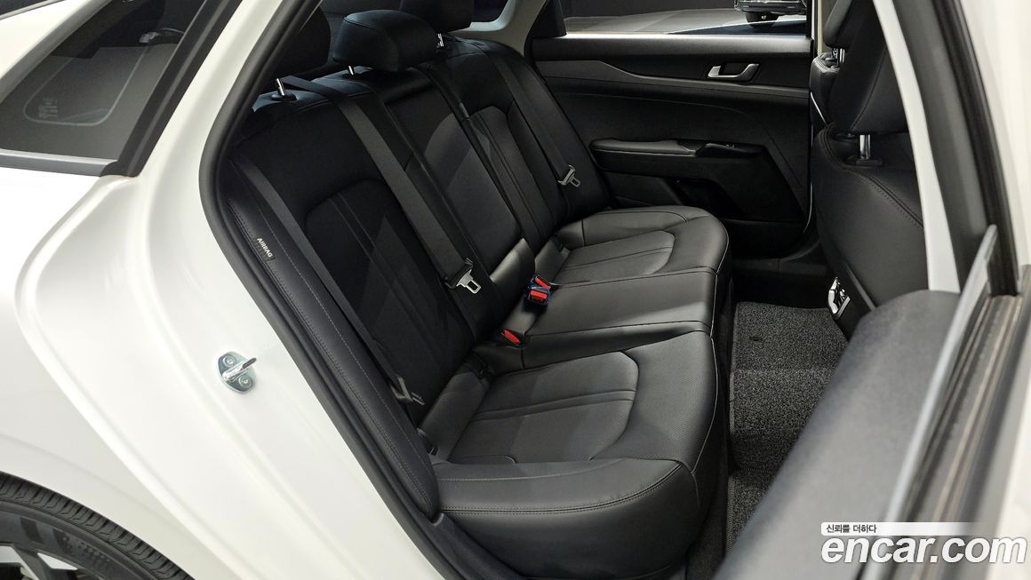 Kia K5 2025