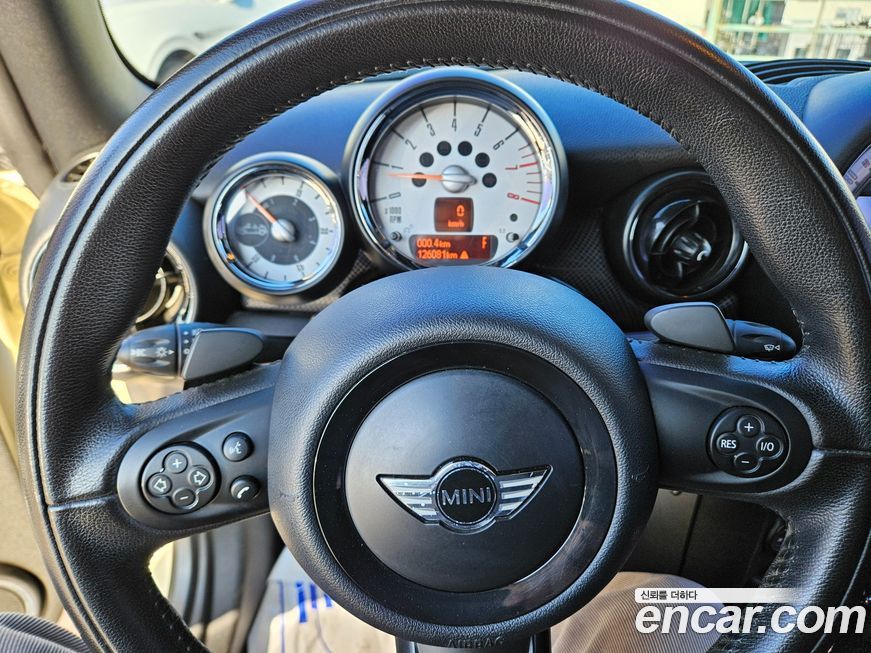 Mini Cooper Convertible 2012